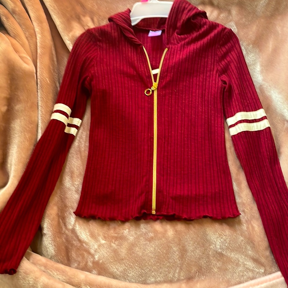 Maroon top and sweater come together new without tags